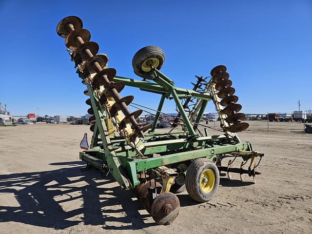 Image of John Deere 330 equipment image 4