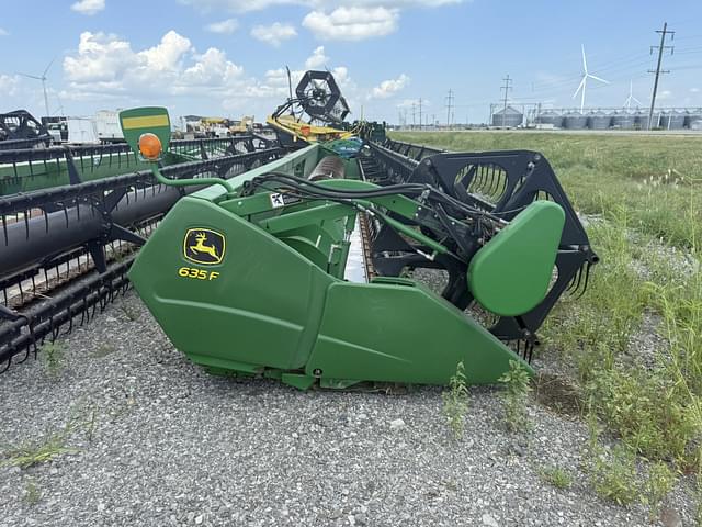 Image of John Deere 635F equipment image 4