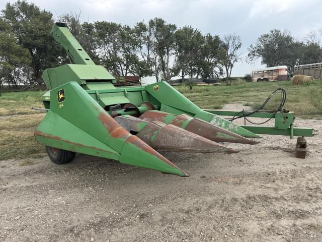 Image of John Deere 300 equipment image 1