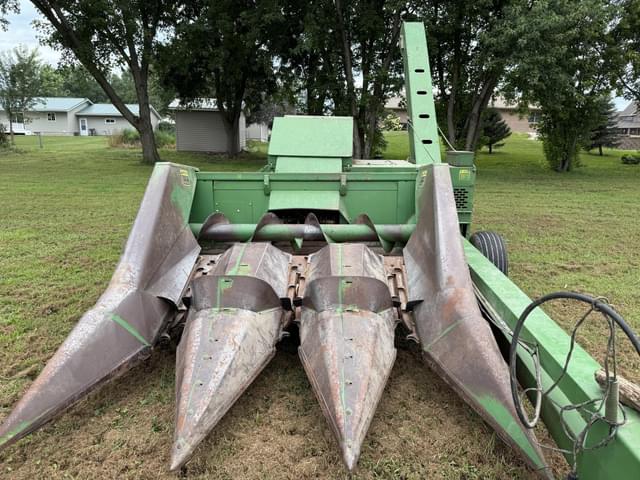Image of John Deere 300 equipment image 1