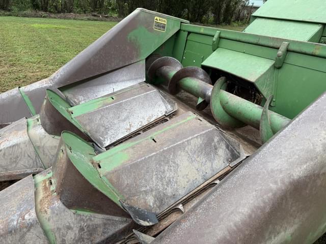 Image of John Deere 300 equipment image 4