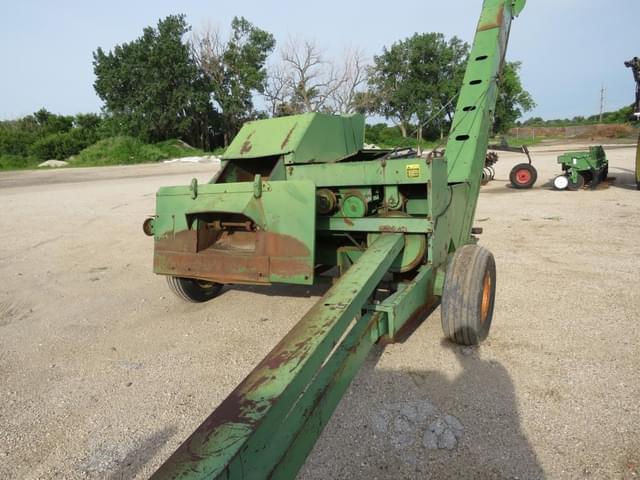 Image of John Deere 300 equipment image 1