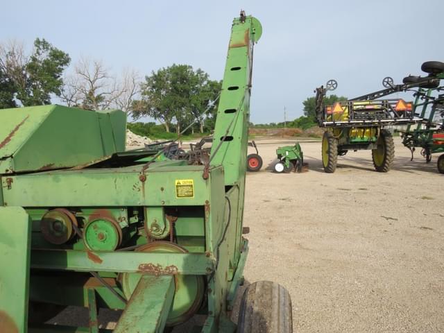 Image of John Deere 300 equipment image 2