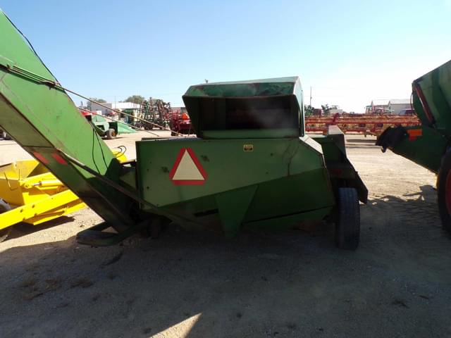 Image of John Deere 300 equipment image 4