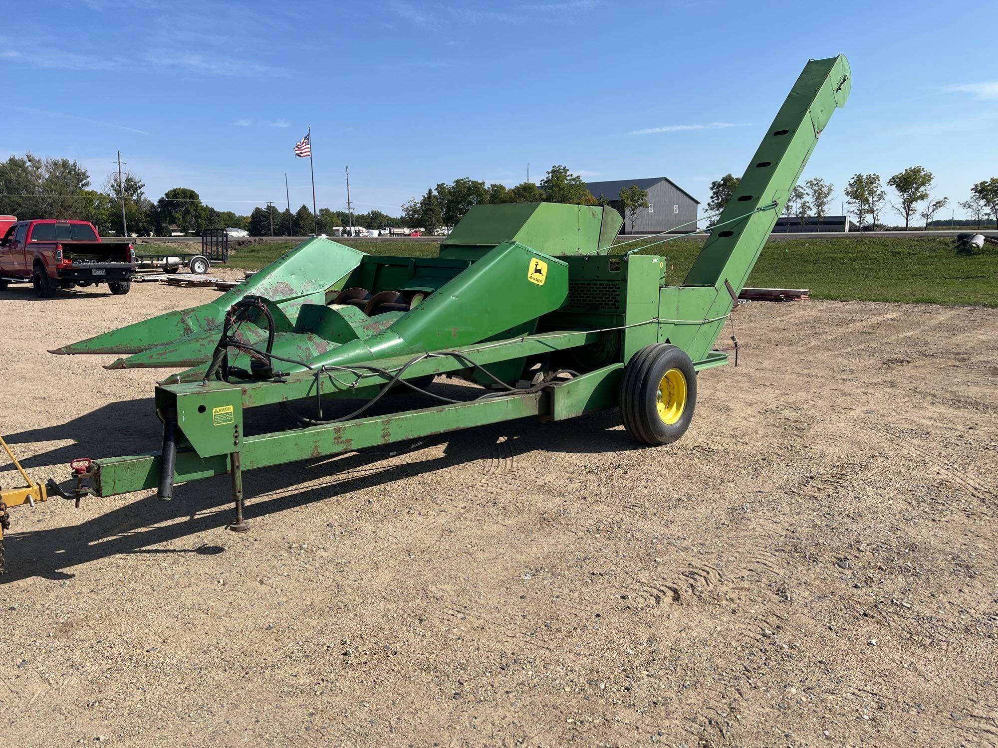 Main image John Deere 300