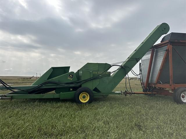 Image of John Deere 300 equipment image 4