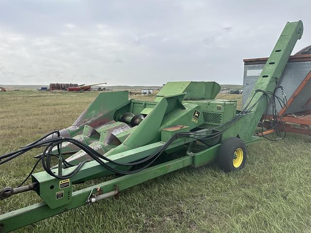 Image of John Deere 300 equipment image 2