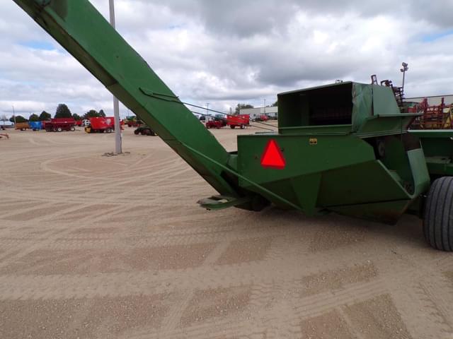 Image of John Deere 300 equipment image 4