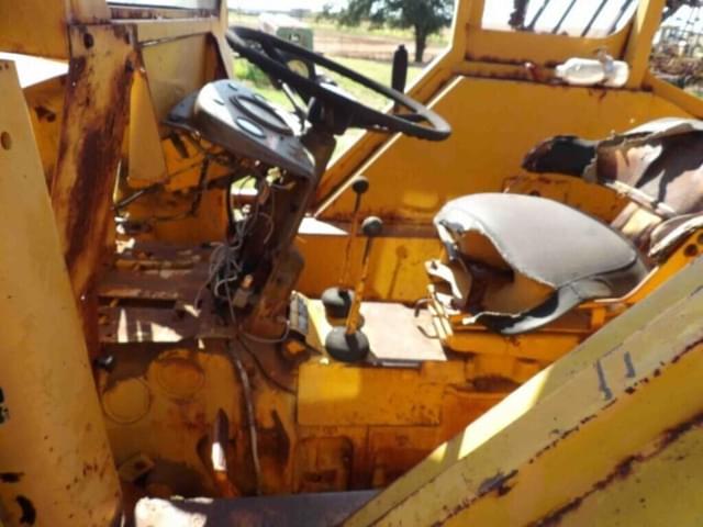 Image of John Deere 300-B equipment image 4