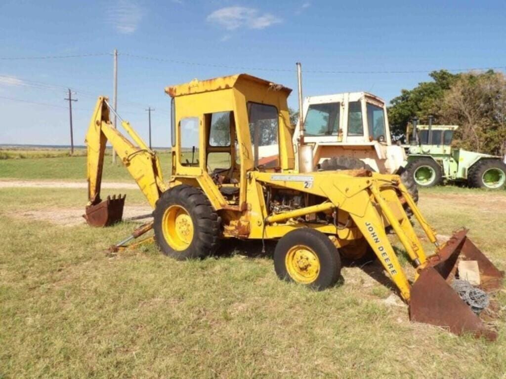 John Deere 300-B Equipment Image0