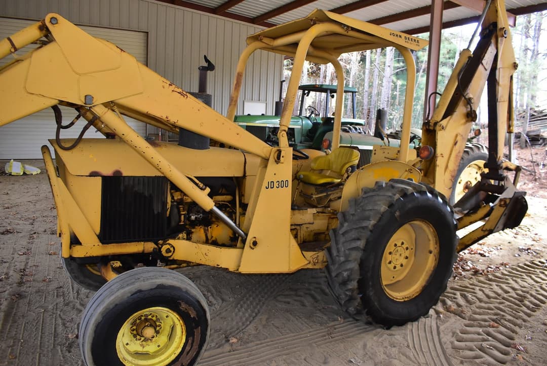 Image of John Deere 300 Primary image