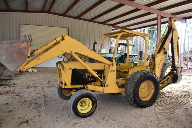 Image of John Deere 300 equipment image 1