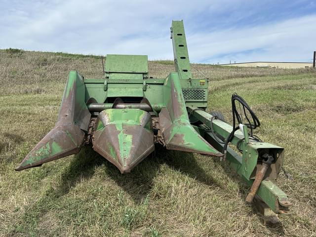 Image of John Deere 300 equipment image 1