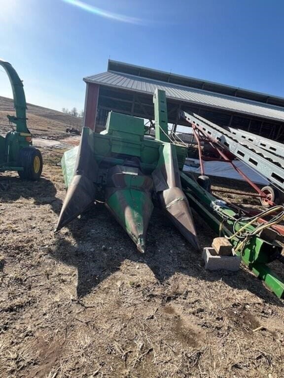 John Deere 300 Equipment Image0