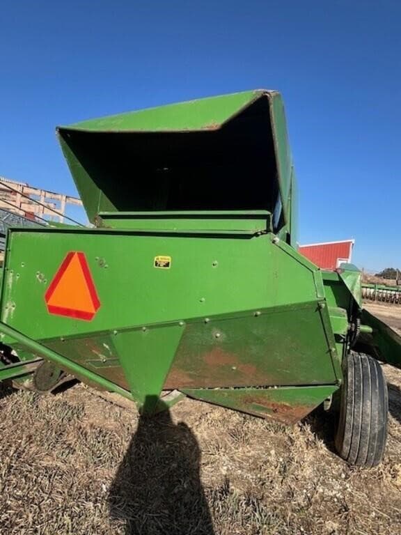 Image of John Deere 300 equipment image 3