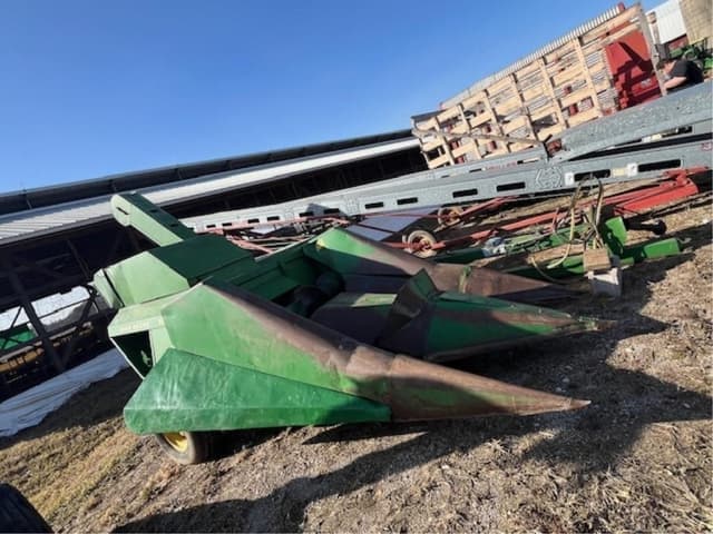 Image of John Deere 300 equipment image 1