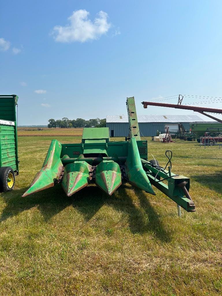 Main image John Deere 300