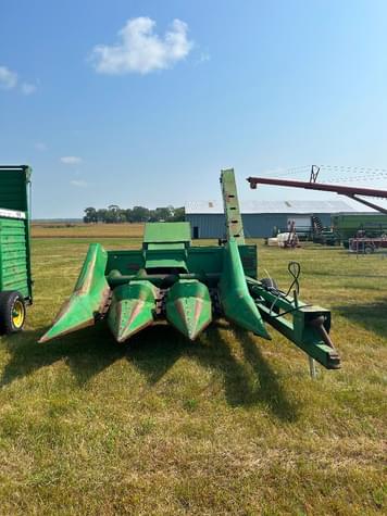 Main image John Deere 300