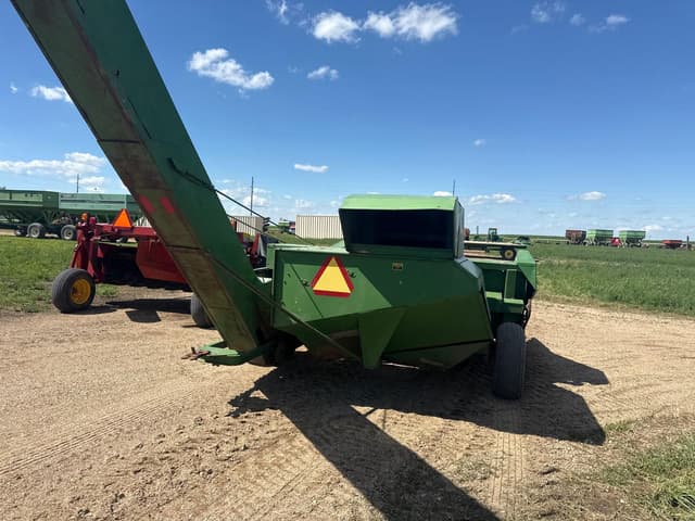 Image of John Deere 300 equipment image 4