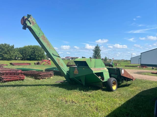 Image of John Deere 300 equipment image 4