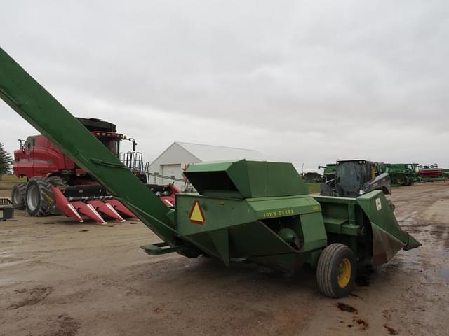 Image of John Deere 300 equipment image 2