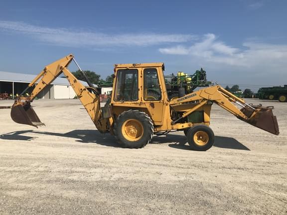 Image of John Deere 300 equipment image 2