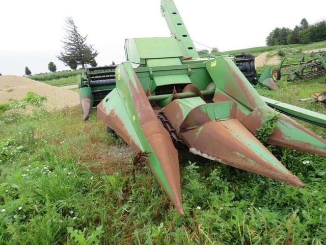 Image of John Deere 300 equipment image 2