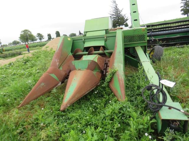 Image of John Deere 300 equipment image 1