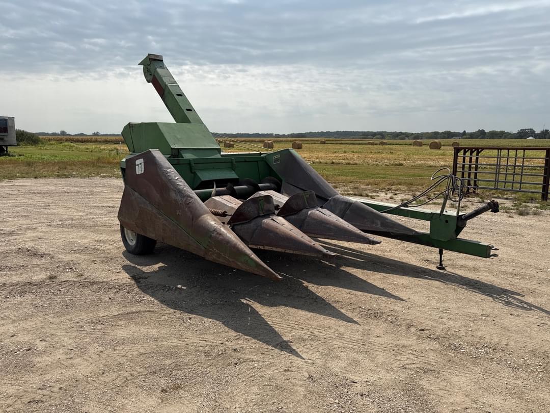 Image of John Deere EQ300 Primary image