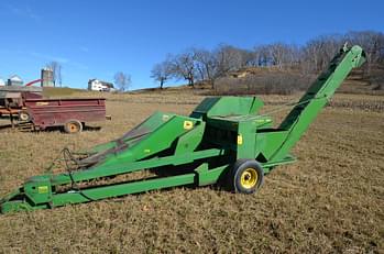 Main image John Deere 300