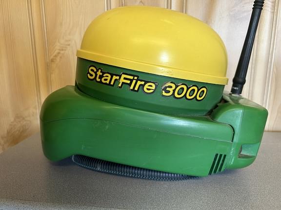 Image of John Deere StarFire 3000 Image 0