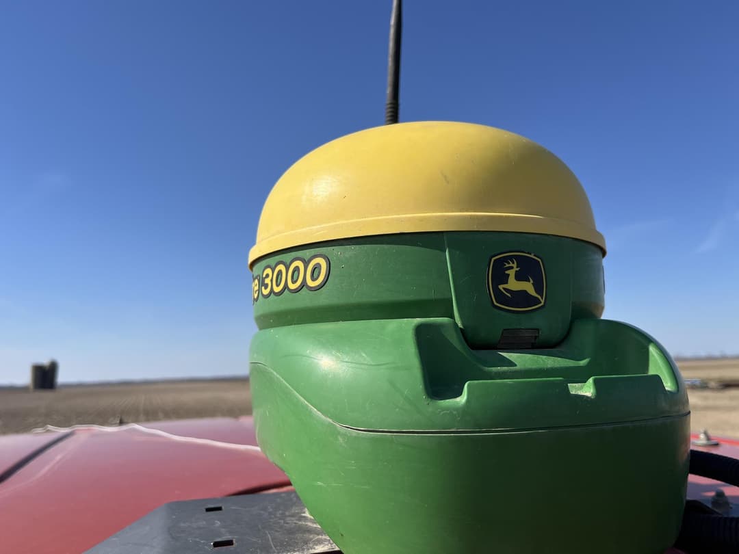 Image of John Deere StarFire 3000 Image 1