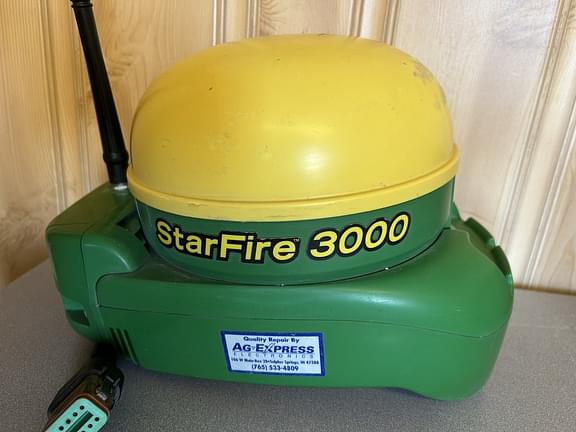 Image of John Deere StarFire 3000 Image 1