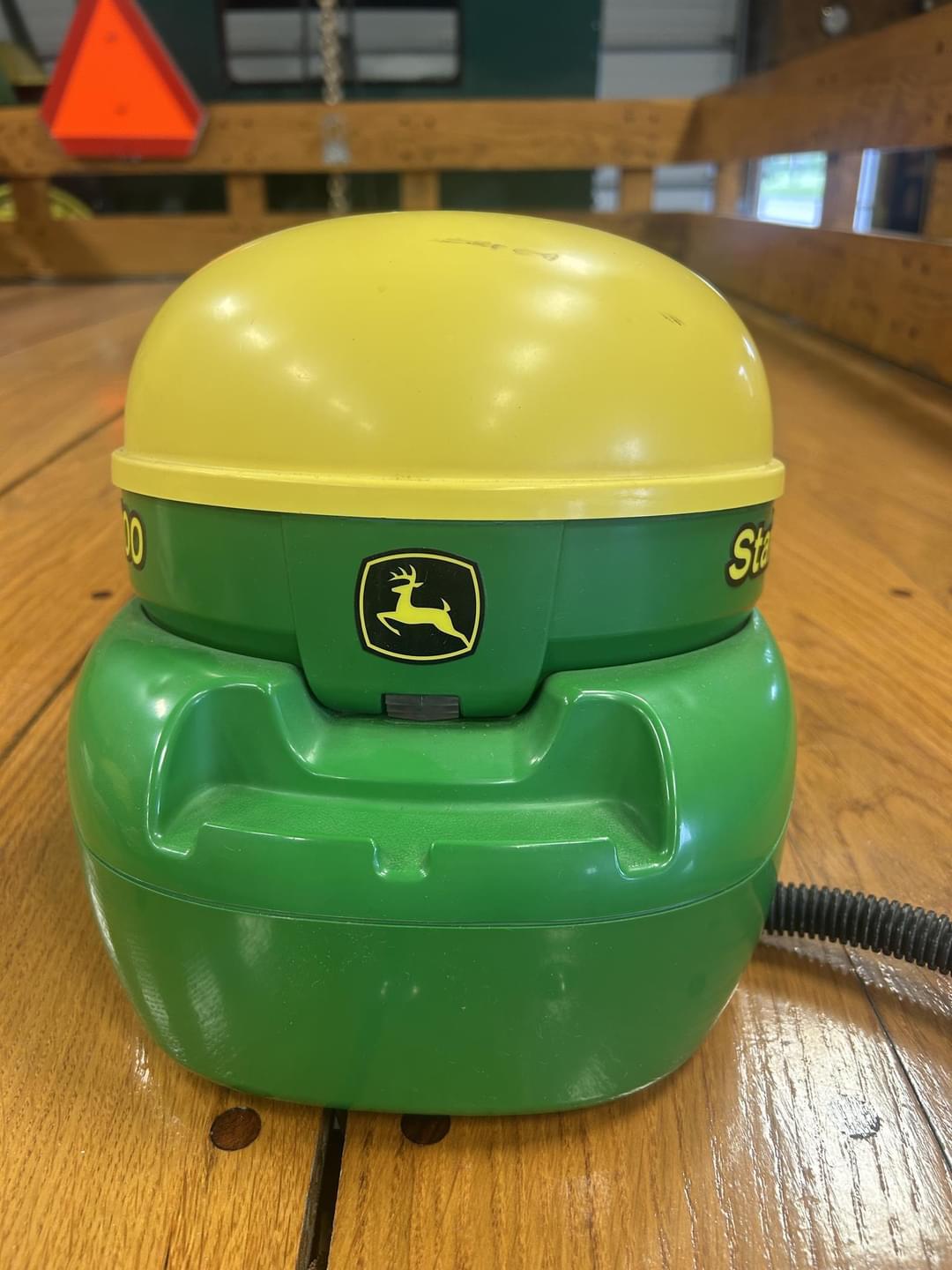 Image of John Deere StarFire 3000 Primary image