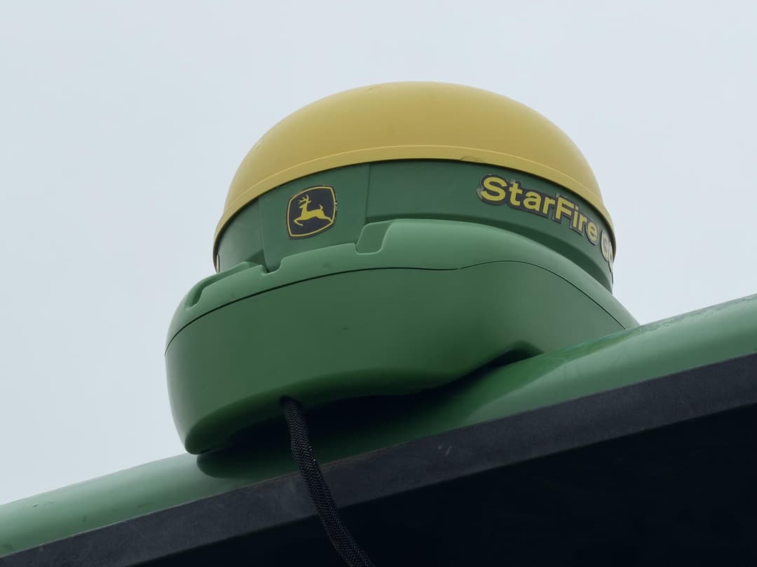 Image of John Deere StarFire 3000 Image 1