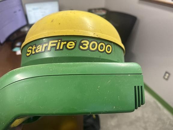 Image of John Deere StarFire 3000 Image 1