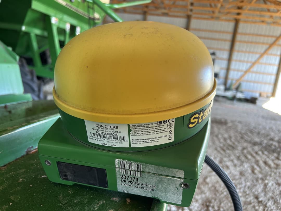 Image of John Deere StarFire 3000 Image 1