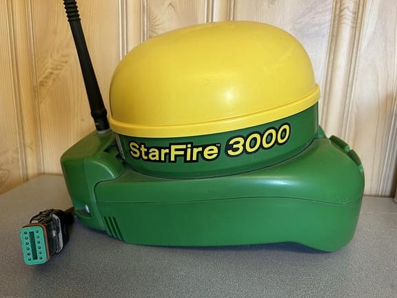 Image of John Deere StarFire 3000 Image 1