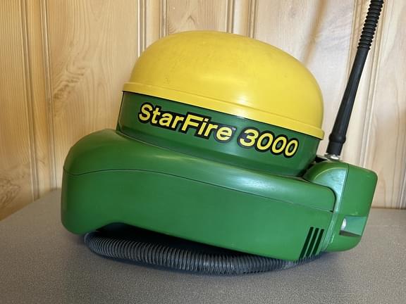Image of John Deere StarFire 3000 Image 0