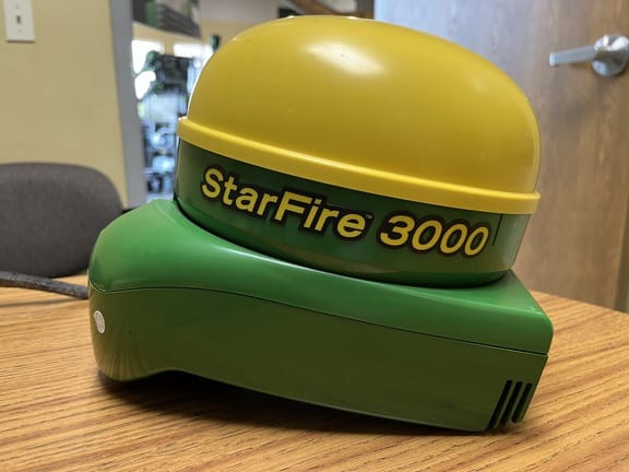 John Deere StarFire 3000 Equipment Image0