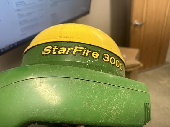 Image of John Deere StarFire 3000 Image 0