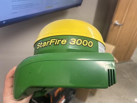 Image of John Deere StarFire 3000 Primary Image