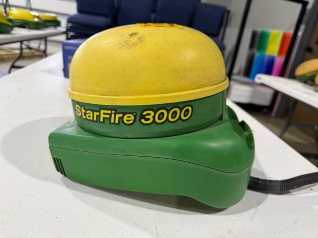 Image of John Deere StarFire 3000 equipment image 1