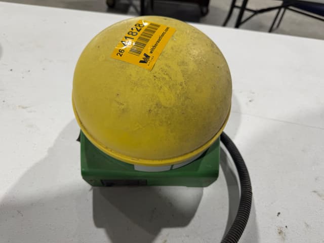 Image of John Deere StarFire 3000 equipment image 3