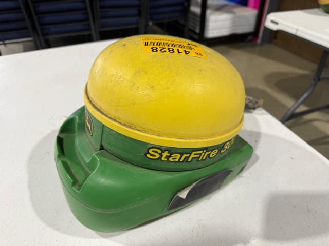 Image of John Deere StarFire 3000 equipment image 1