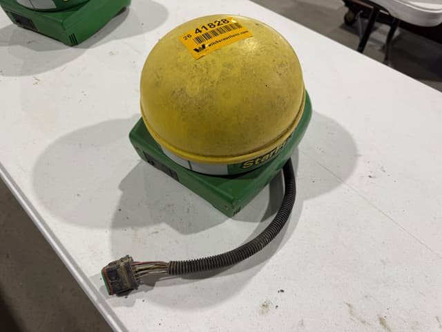 Image of John Deere StarFire 3000 equipment image 2