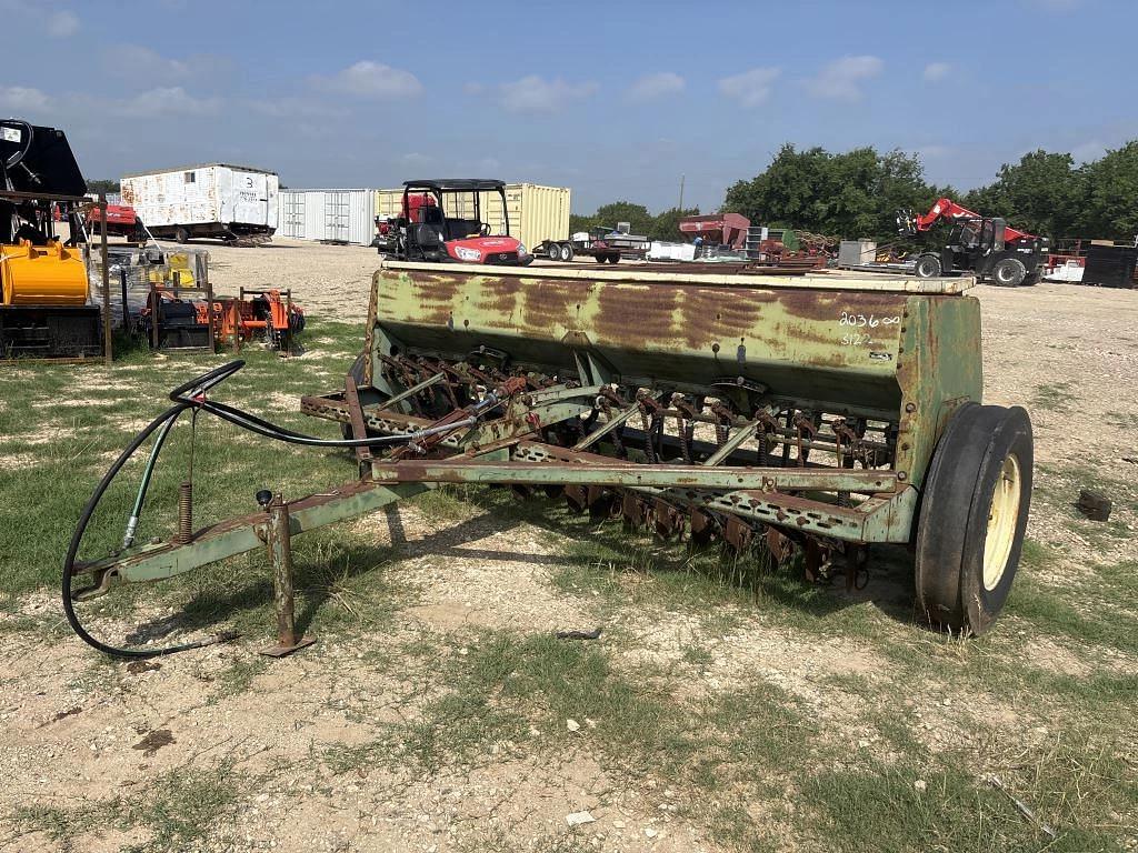 Image of John Deere 8000 Primary image