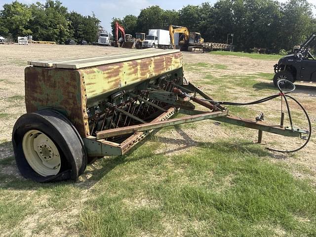 Image of John Deere 8000 equipment image 4
