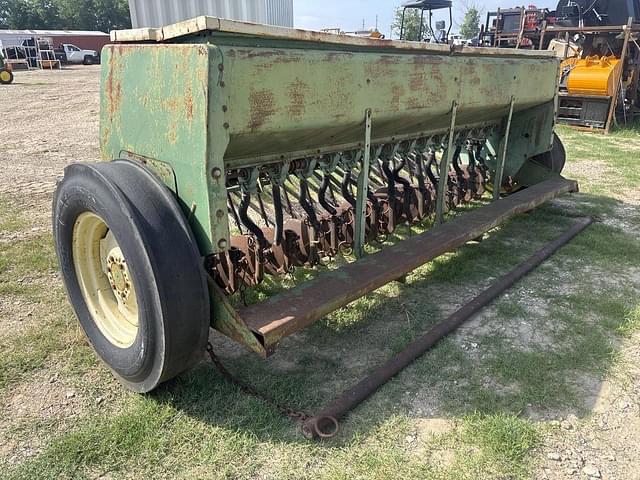 Image of John Deere 8000 equipment image 2