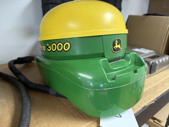 Image of John Deere StarFire 3000 Primary image